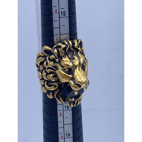 Authentic Gucci Lion Head Ring – Gold-Tone with Black Stone Size 6 - Picture 1 of 12